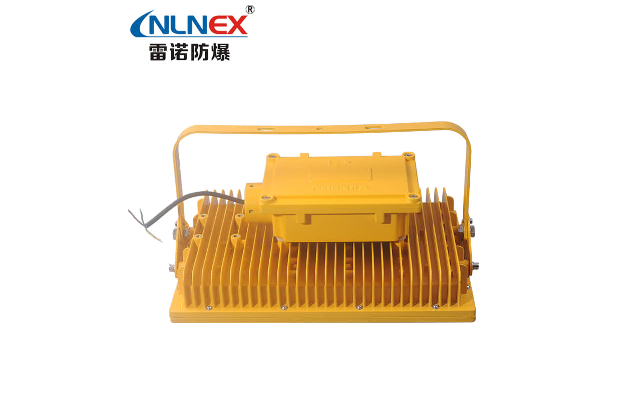 LED防爆灯 安全路：led防爆灯在工业领域的应用 第2张
